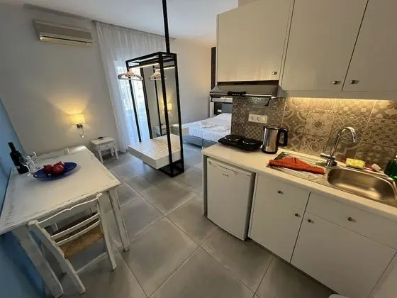 Exclusive Stüdyo, Havuz Manzaralı