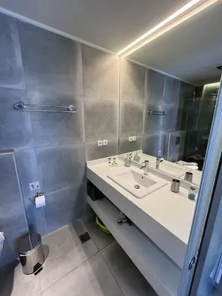 Exclusive Stüdyo, Havuz Manzaralı