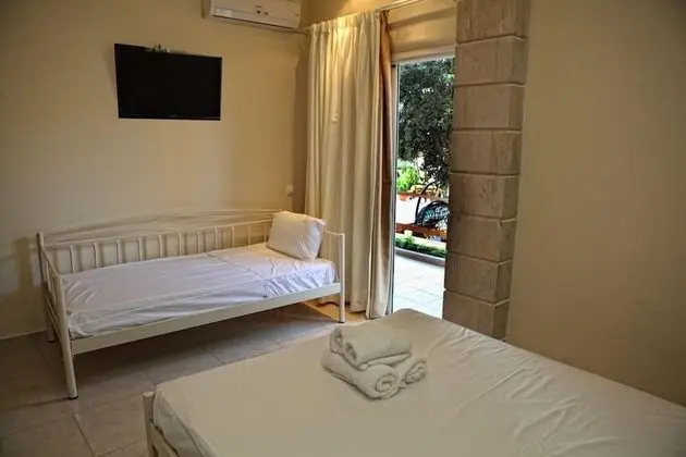 Üç Kişilik Oda