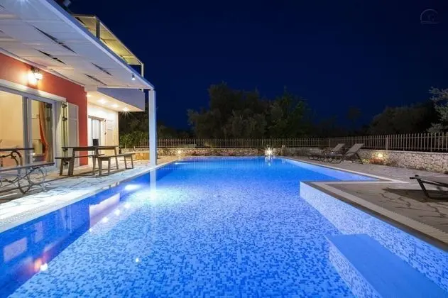 Villa, 4 Yatak Odası, Kişiye Özel Havuzlu, Dağ Manzaralı