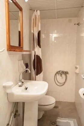 Basic Tek Büyük veya İki Ayrı Yataklı Oda