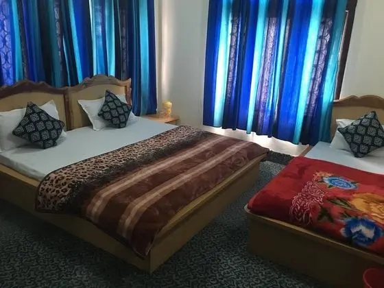 Üç Kişilik Oda, Birden Çok Yatak, Sigara İçilmez