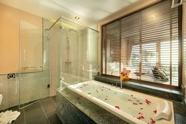 Deluxe Jacuzzi Seaview