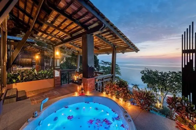 Junior Suite Jacuzzi Seaview