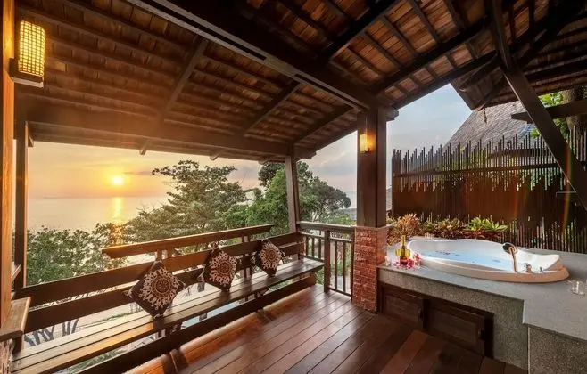 Junior Suite Jacuzzi Seaview