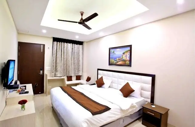 Luxury Oda