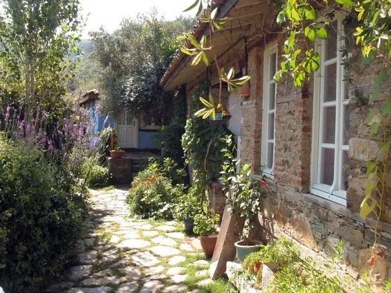 Kır Odası, Bahçe Manzaralı