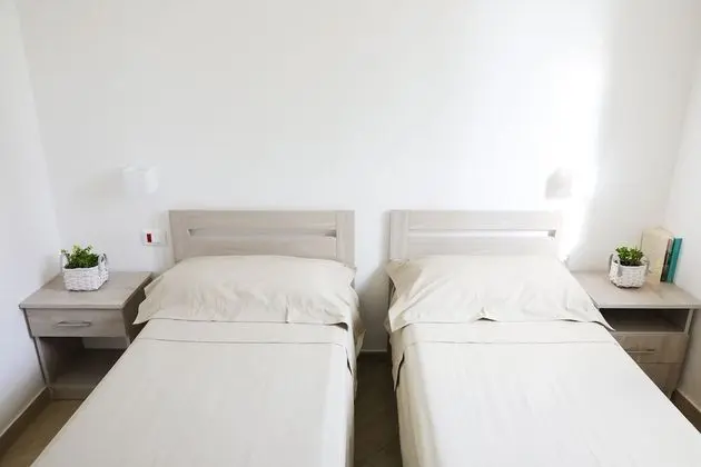 Apart Daire, 2 Yatak Odası, Mutfak, Bahçe Manzaralı