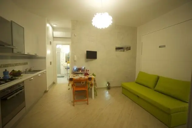 Apart Daire, 2 Yatak Odası, Mutfak, Bahçe Manzaralı