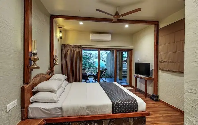 Honeymoon Suite with bath Tub (Nishigandh)