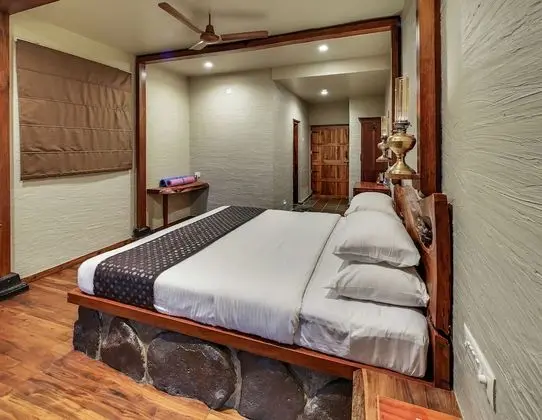 Honeymoon Suite with bath Tub (Nishigandh)