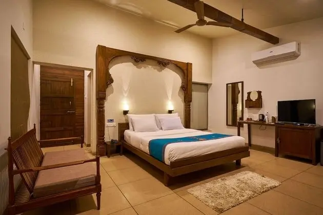 Suite room with open bath tub (jai Jui)