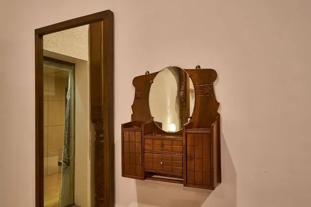 Suite room with open bath tub (jai Jui)