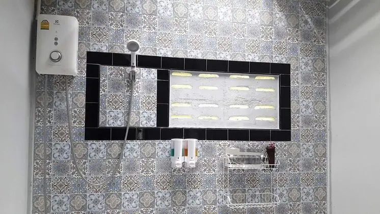 4 Bed Mixed Dormitory with Fan&Air (Shared Bathroom)
