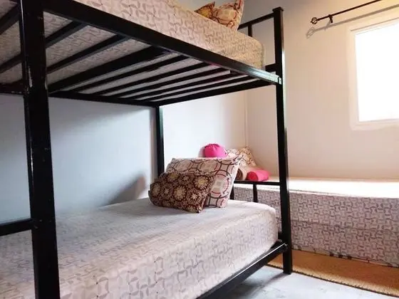 4 Bed Mixed Dormitory with Fan&Air (Shared Bathroom)