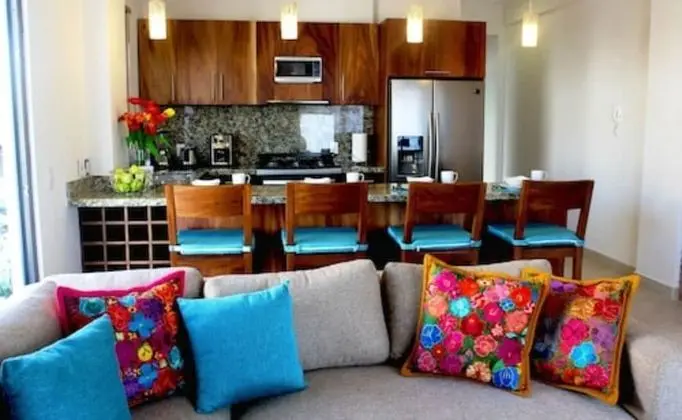 Condo 1BR Front