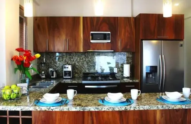 Condo 1BR Front