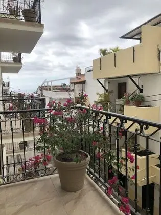 Condo 1BR Front