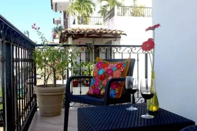 Condo 1BR Front