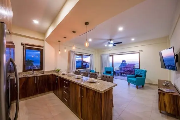 Condo 2BR