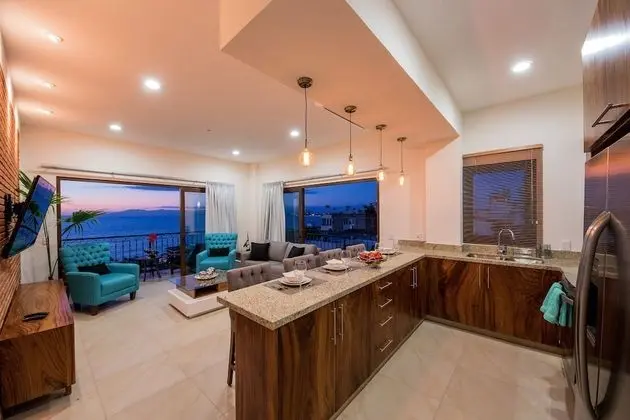 Condo 2BR
