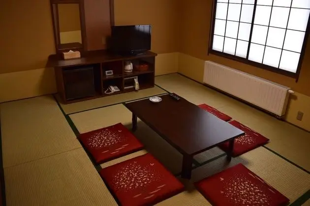 Traditional Oda, Ortak Banyo (Main Building)
