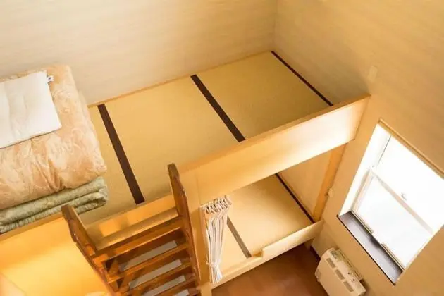 Ortak Ranzalı Oda, Sadece kadınlar için (4 Adults)
