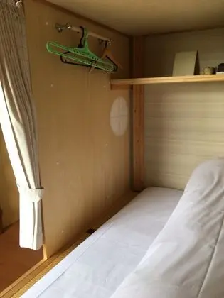 Ortak Ranzalı Oda, Sadece kadınlar için (4 Adults)