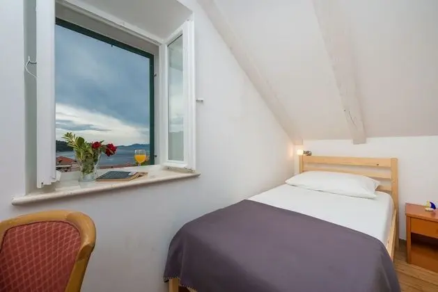 Villa (Six Bedroom Villa with Terrace and Sw)