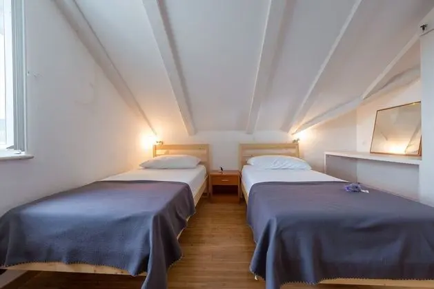 Villa (Six Bedroom Villa with Terrace and Sw)