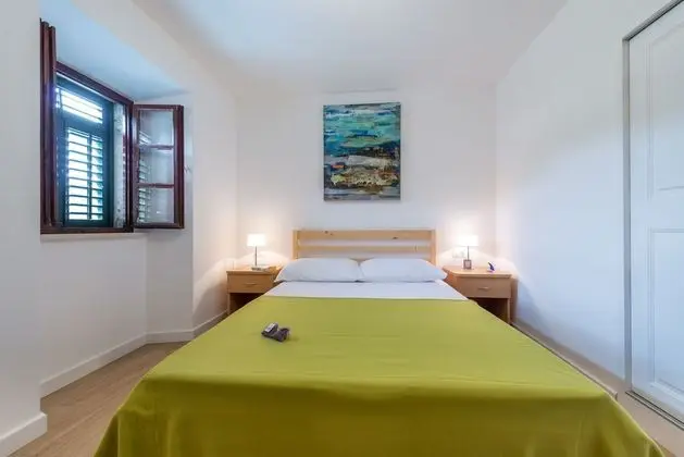 Villa (Six Bedroom Villa with Terrace and Sw)