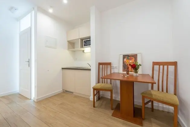 Villa (Six Bedroom Villa with Terrace and Sw)