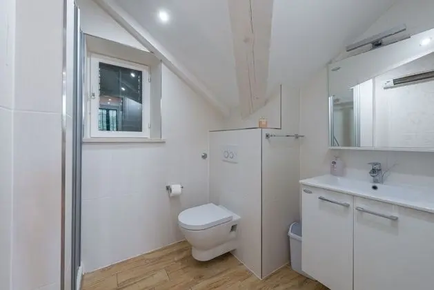 Villa (Six Bedroom Villa with Terrace and Sw)