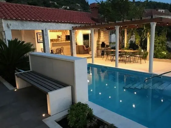 Villa (Six Bedroom Villa with Terrace and Sw)