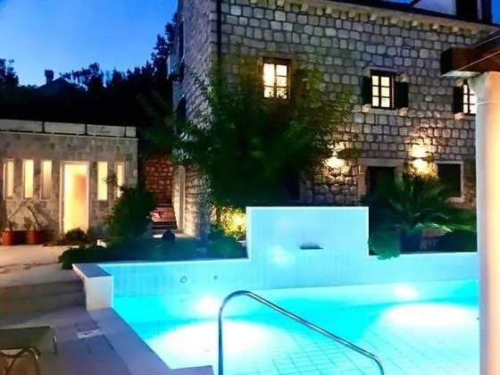 Villa (Six Bedroom Villa with Terrace and Sw)