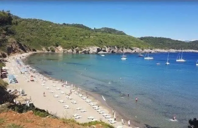 Villa (Six Bedroom Villa with Terrace and Sw)