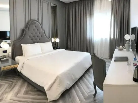 Deluxe Tek Büyük Yataklı Oda