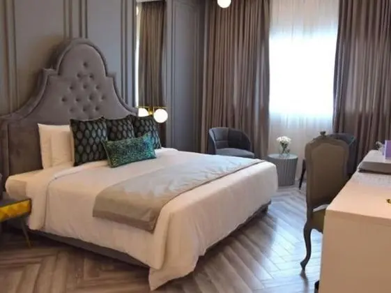 Deluxe Tek Büyük Yataklı Oda