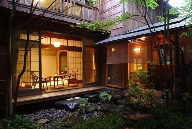 Traditional Oda (Hatsune, with Outside Bathtub)