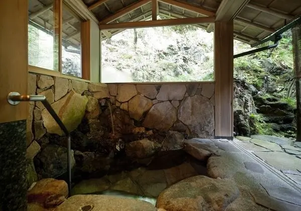 Traditional Oda (Hatsune, with Outside Bathtub)