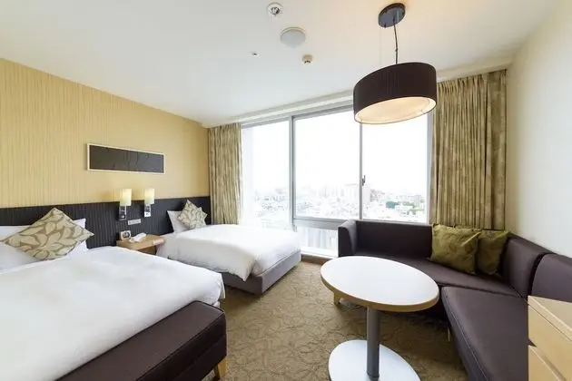 İki Ayrı Yataklı Oda, Sigara İçilebilir