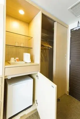 İki Ayrı Yataklı Oda, Sigara İçilebilir