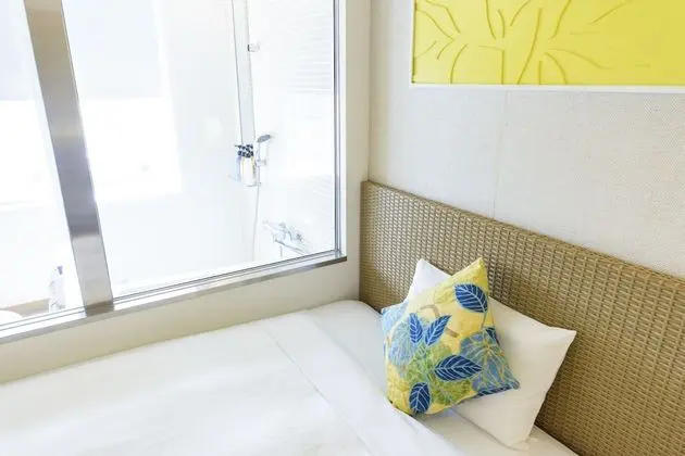 Tek Kişilik Oda, Sigara İçilebilir