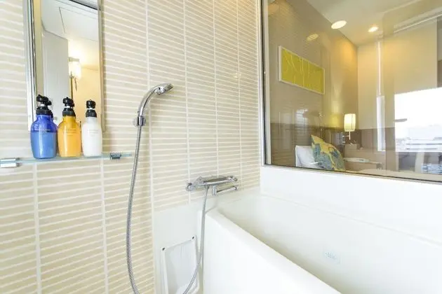 Tek Kişilik Oda, Sigara İçilebilir