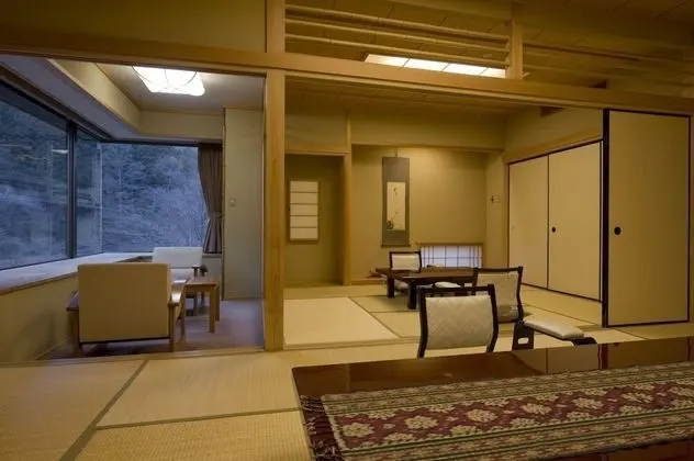 Traditional Oda (Japanese Style, with Extra Space)