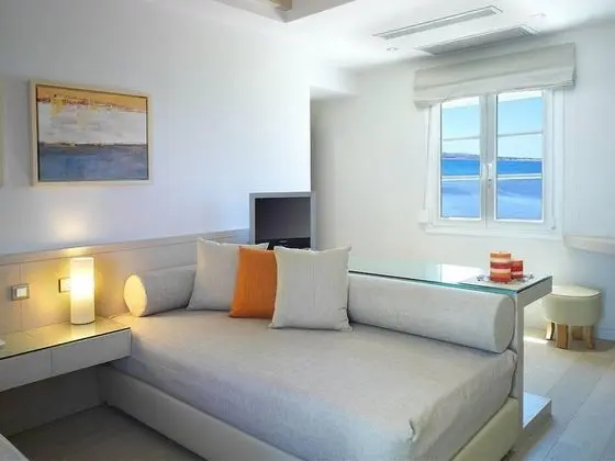 Suite, One Bedroom (2-4 adults)