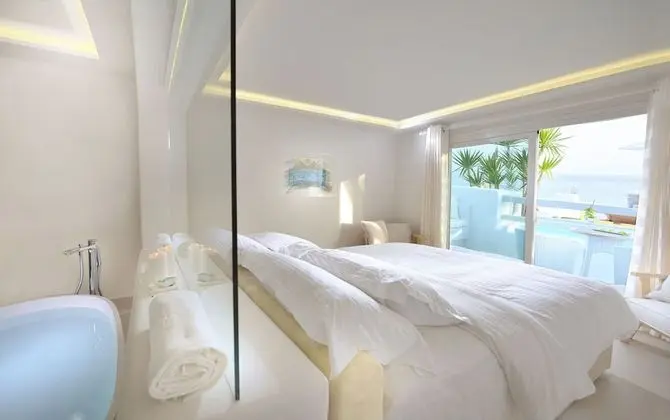 Elegant Suite, Sea View with Private Pool