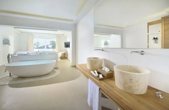 Elegant Suite, Sea View with Private Pool