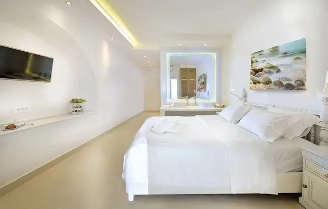 Myconian Grand Suite with Outdoor Sharing Pool, Sea View