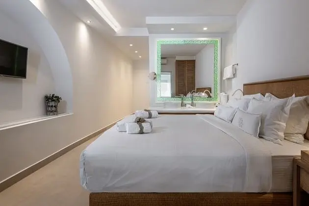 Myconian Grand Suite with Outdoor Sharing Pool, Sea View